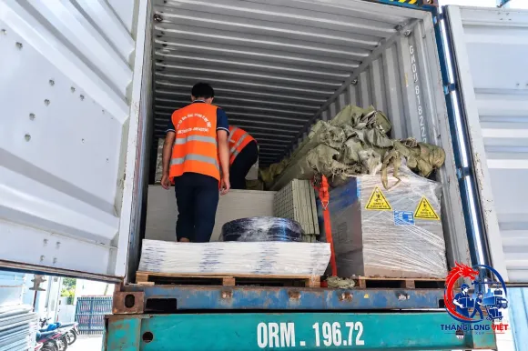 Bốc Xếp Hàng Nặng – Nhân Công Bốc Dỡ Hàng Hóa Chuyên Nghiệp