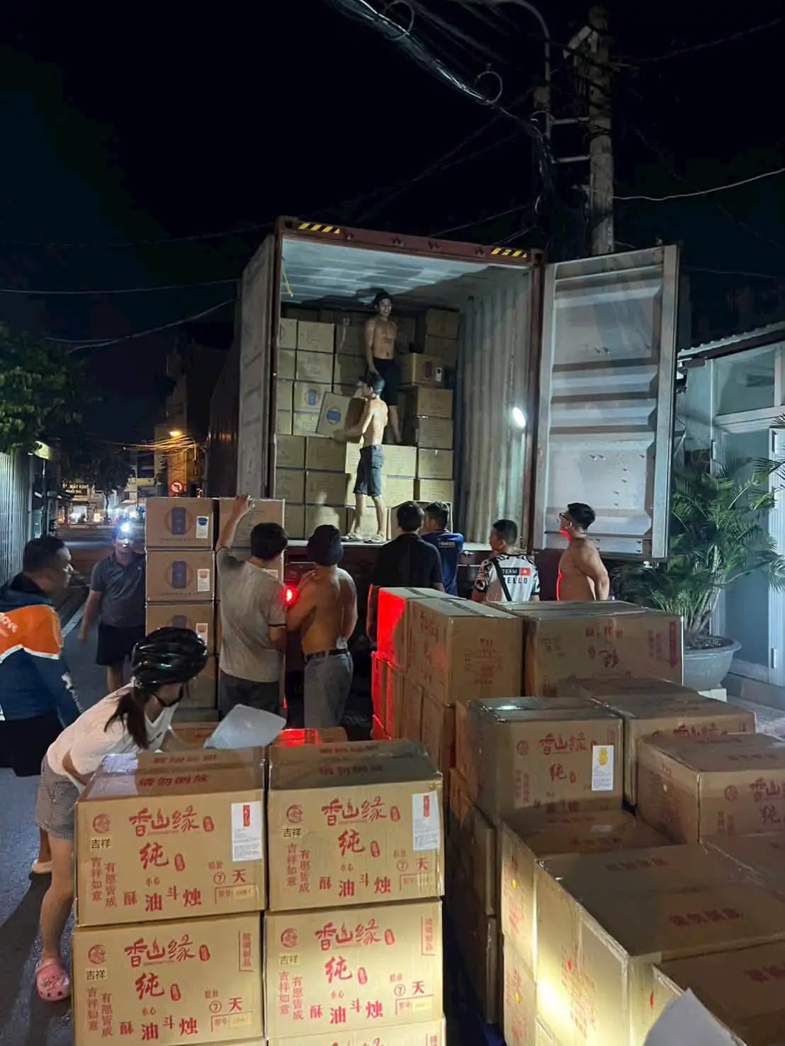 Dịch vụ bốc xếp xe tải G&ograve; Vấp