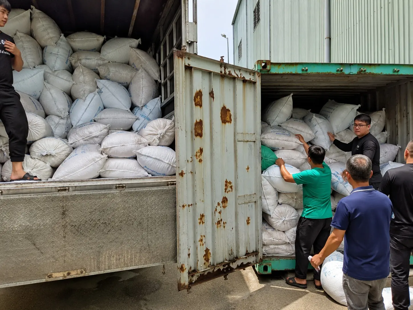 Dịch vụ bốc xếp container 20ft 40ft