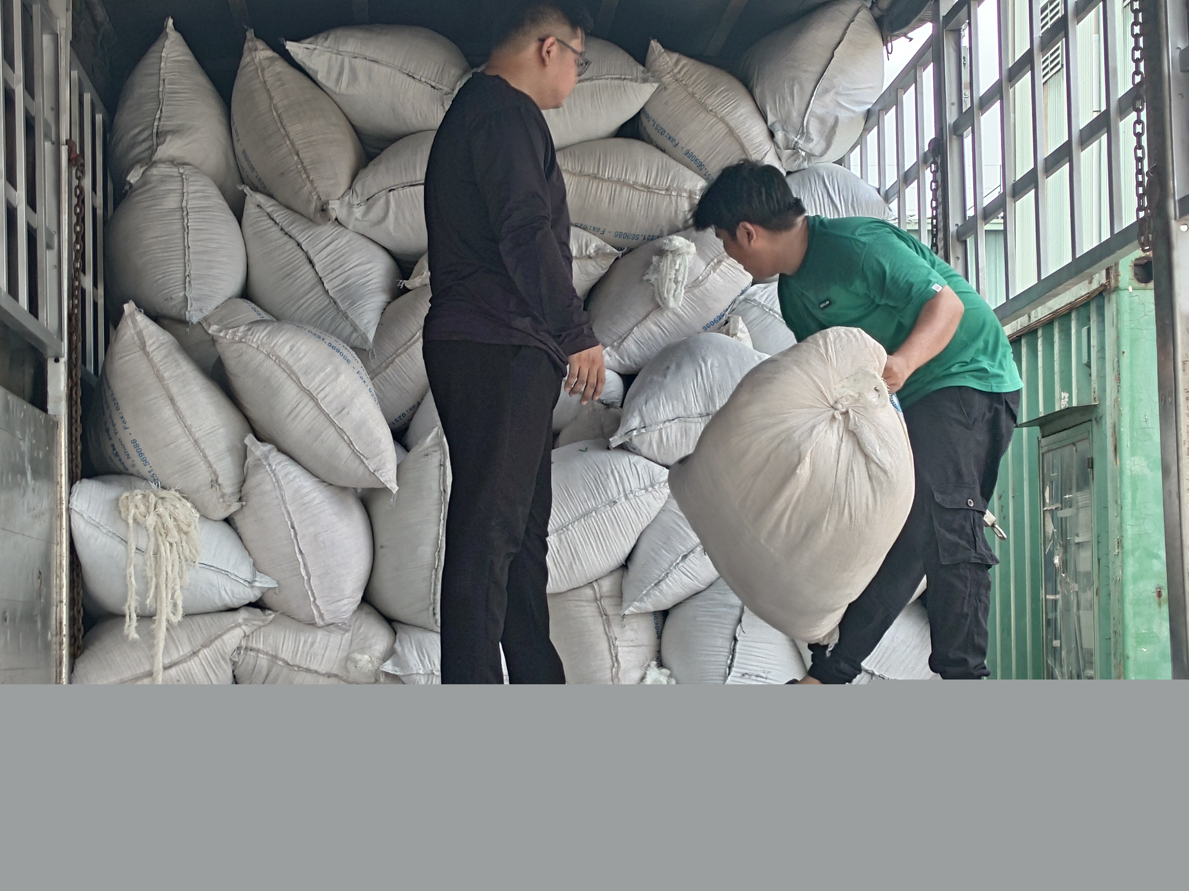 Dịch vụ bốc xếp xe tải Cần Giờ