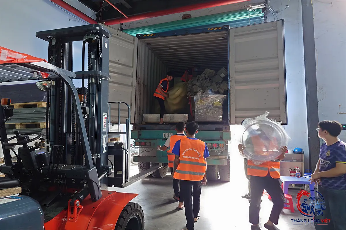 Bốc xếp xe tải container Khu Chế Xuất Linh Trung